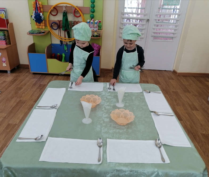 Сервировка стола
